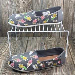 Toms Classic Alpargatas Youth Size 5.5 Gray and White Slip On Shoes